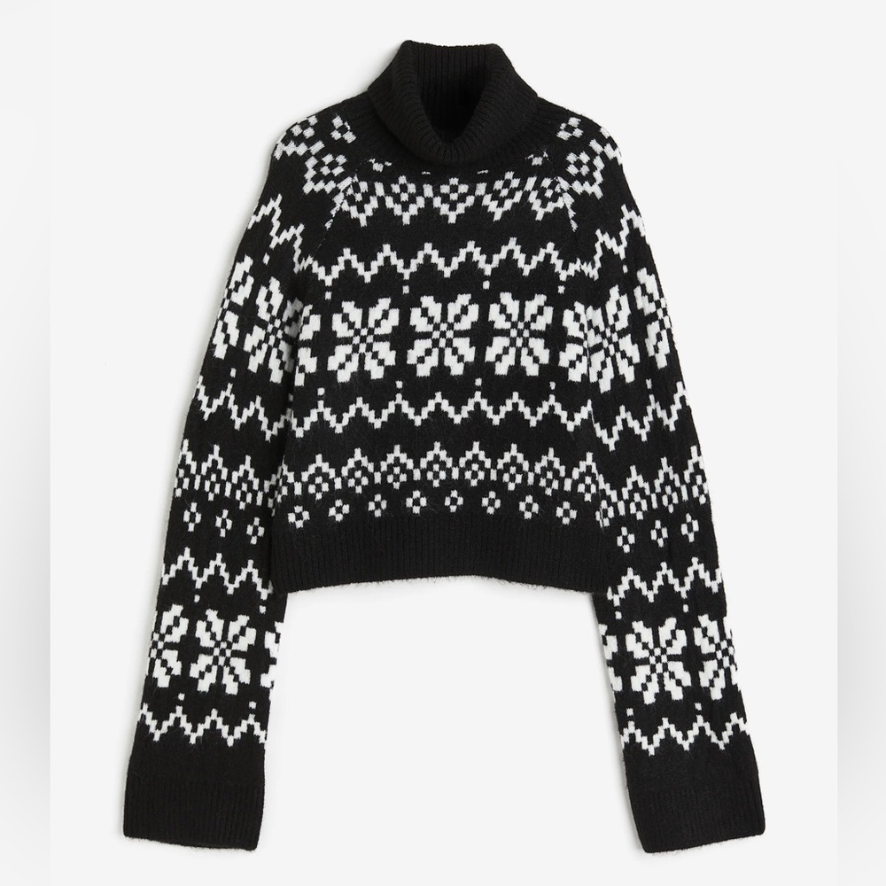 SOLD ❣️
H&M Jacquard Knit Black and White Snowflake Turtleneck Sweater